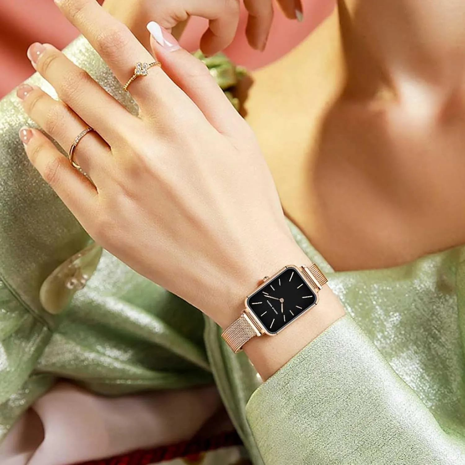 Dainty Female straighten Watch Luxury Bracelet Diamond Watches for Women Waterproof Ladies Analog Quartz Wrist Watches Stainless Steel Band Fashion 