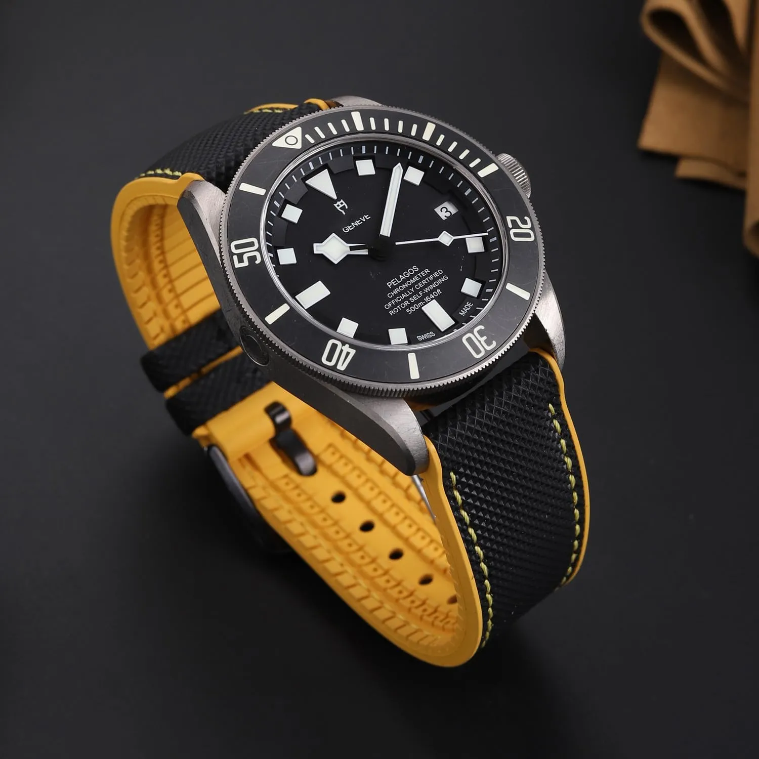 Nylon Watch Band 20mm 22mm 24mm Fluororubber Waterproof Soft Breathable Durable FKM Rubber Watch Band Universal Replacement streak recollection Band Strap for Men Women FKM Rubber 
